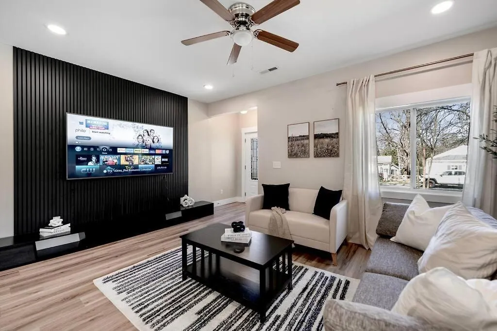 Σπίτι διακοπών Brand New Cozy Modern Bungalow W/Hot Tub+Movieroom 7 Min From Uptown Σάρλοτ