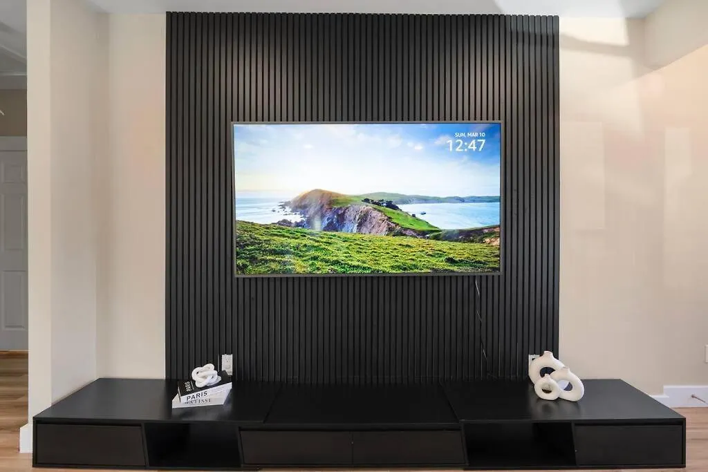 Brand New Cozy Modern Bungalow W/Hot Tub+Movieroom 7 Min From Uptown Σάρλοτ Ηνωμένες Πολιτείες της Αμερικής