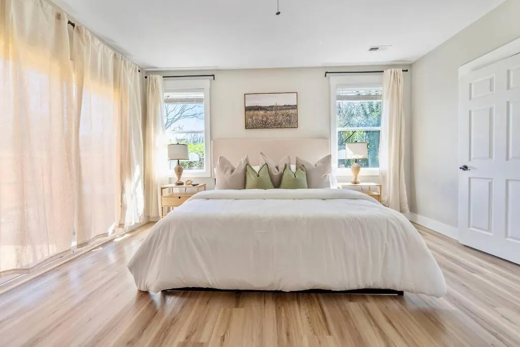 Brand New Cozy Modern Bungalow W/Hot Tub+Movieroom 7 Min From Uptown Σάρλοτ 0*,