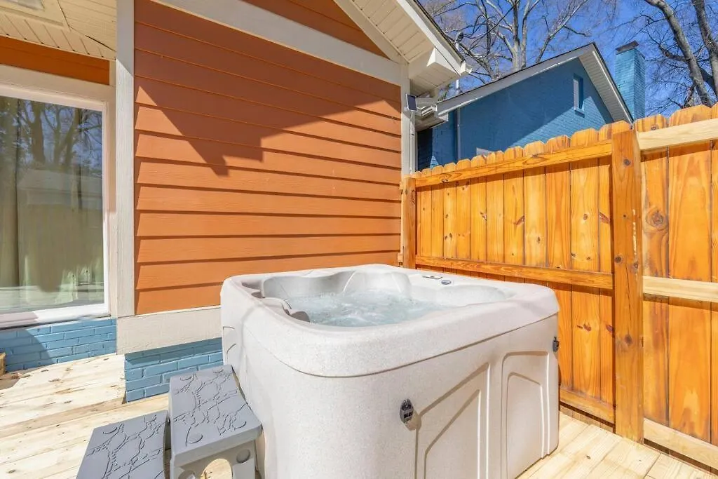 Σπίτι διακοπών Brand New Cozy Modern Bungalow W/Hot Tub+Movieroom 7 Min From Uptown Σάρλοτ Ηνωμένες Πολιτείες της Αμερικής